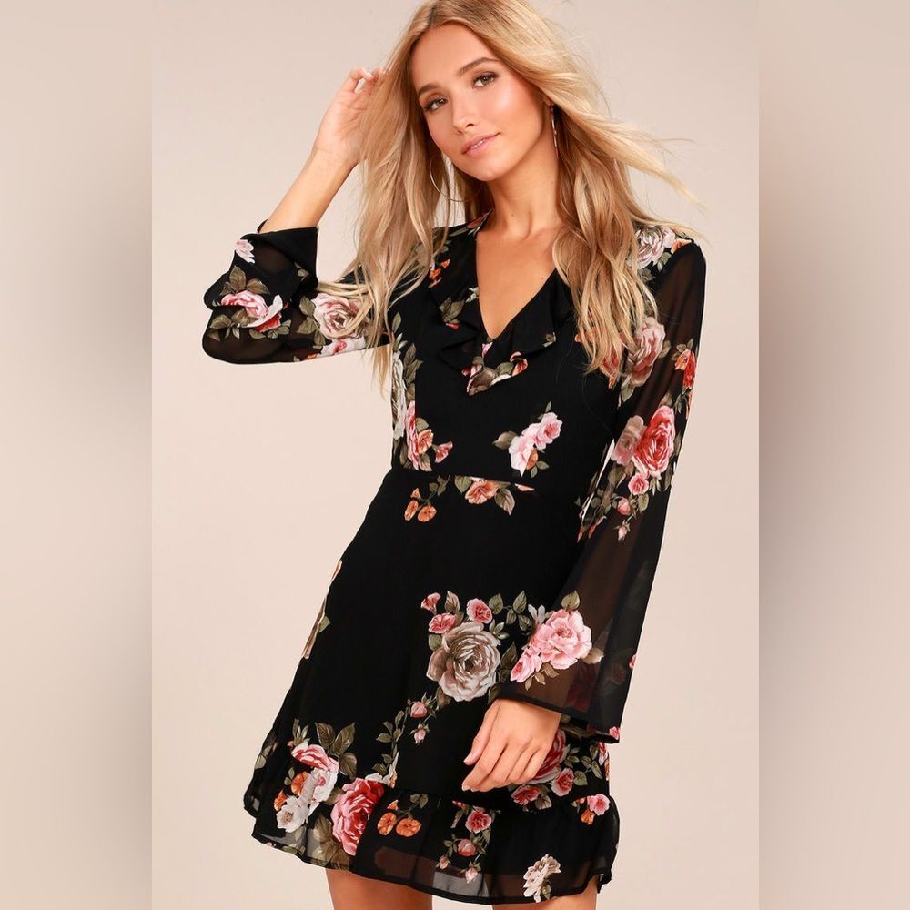 Lulu’s Alive with Artistry Black Floral Print Long Sleeve Dress Size ‘Medium NWT